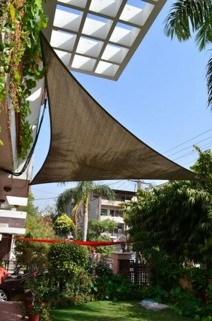 Outlet chaduwdoek 300x300x300cm Sahara Sand hdpe driehoek