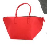 Vilten schoudertas met rits rood Vilten schoudertas met rits rood